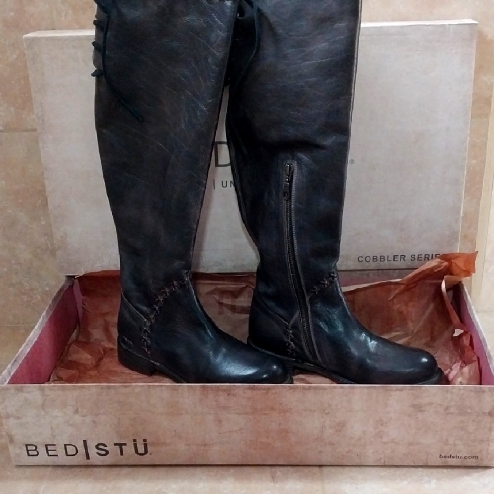 BED|STU Manchester lll Black Rustic Teak Rustic Cobbler Series